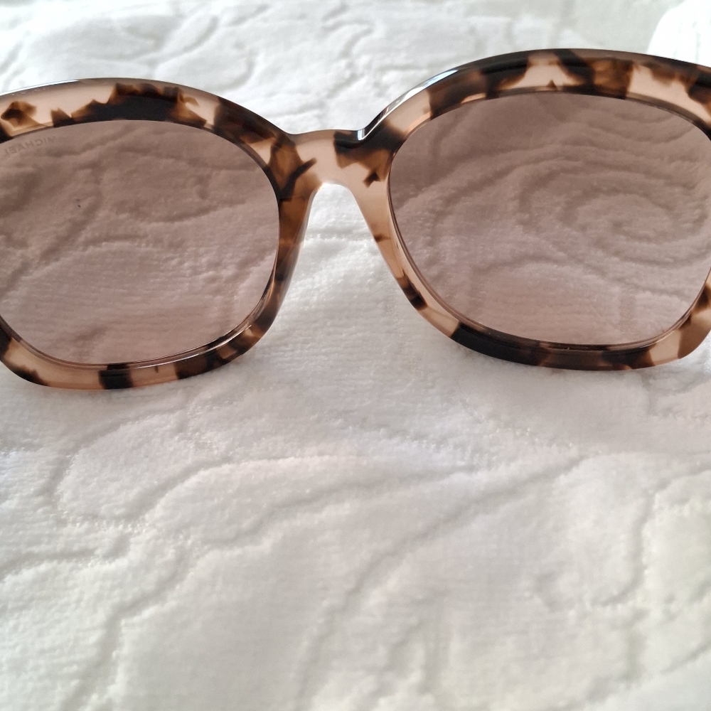 MICHAEL KORS - BAJA SUNGLASSES IN LIGHT TORTOISE - Picture 10 of 10
